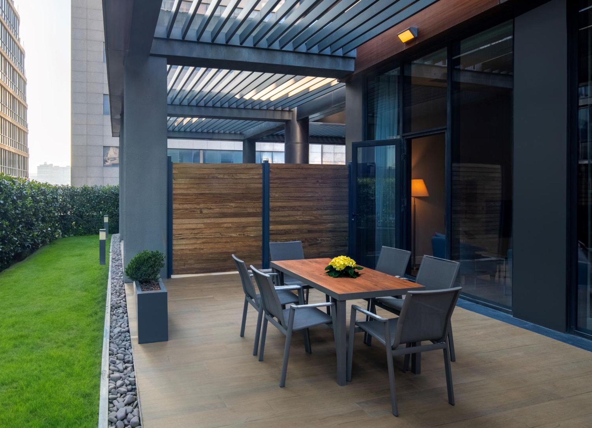 ホテル Movenpick Living Istanbul West エクステリア 写真