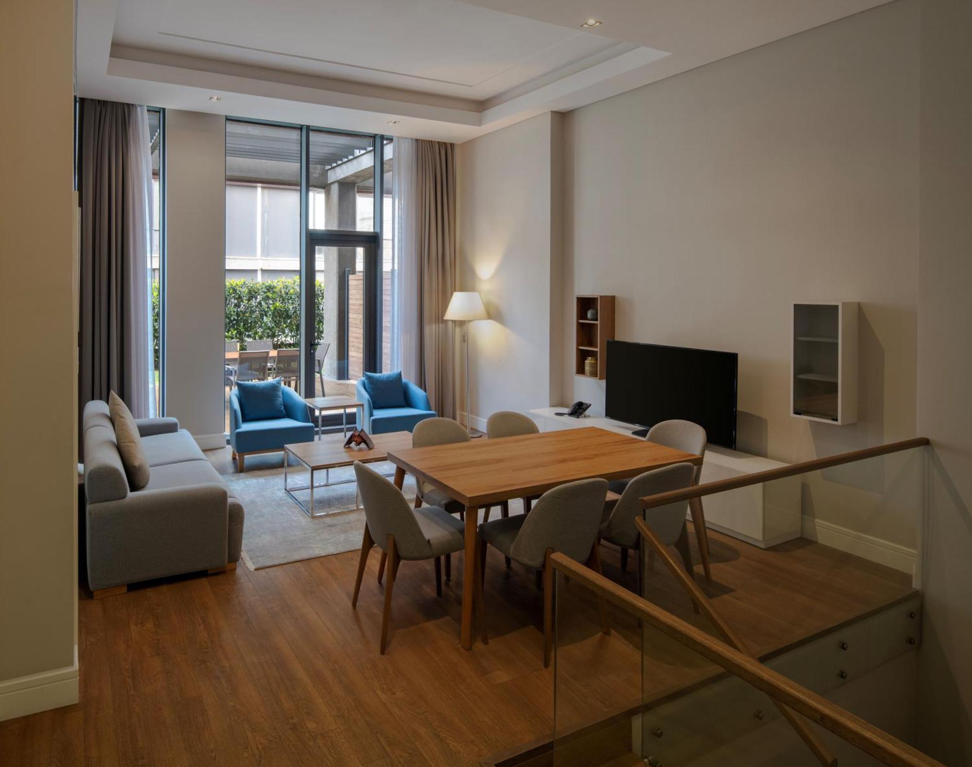 ホテル Movenpick Living Istanbul West エクステリア 写真