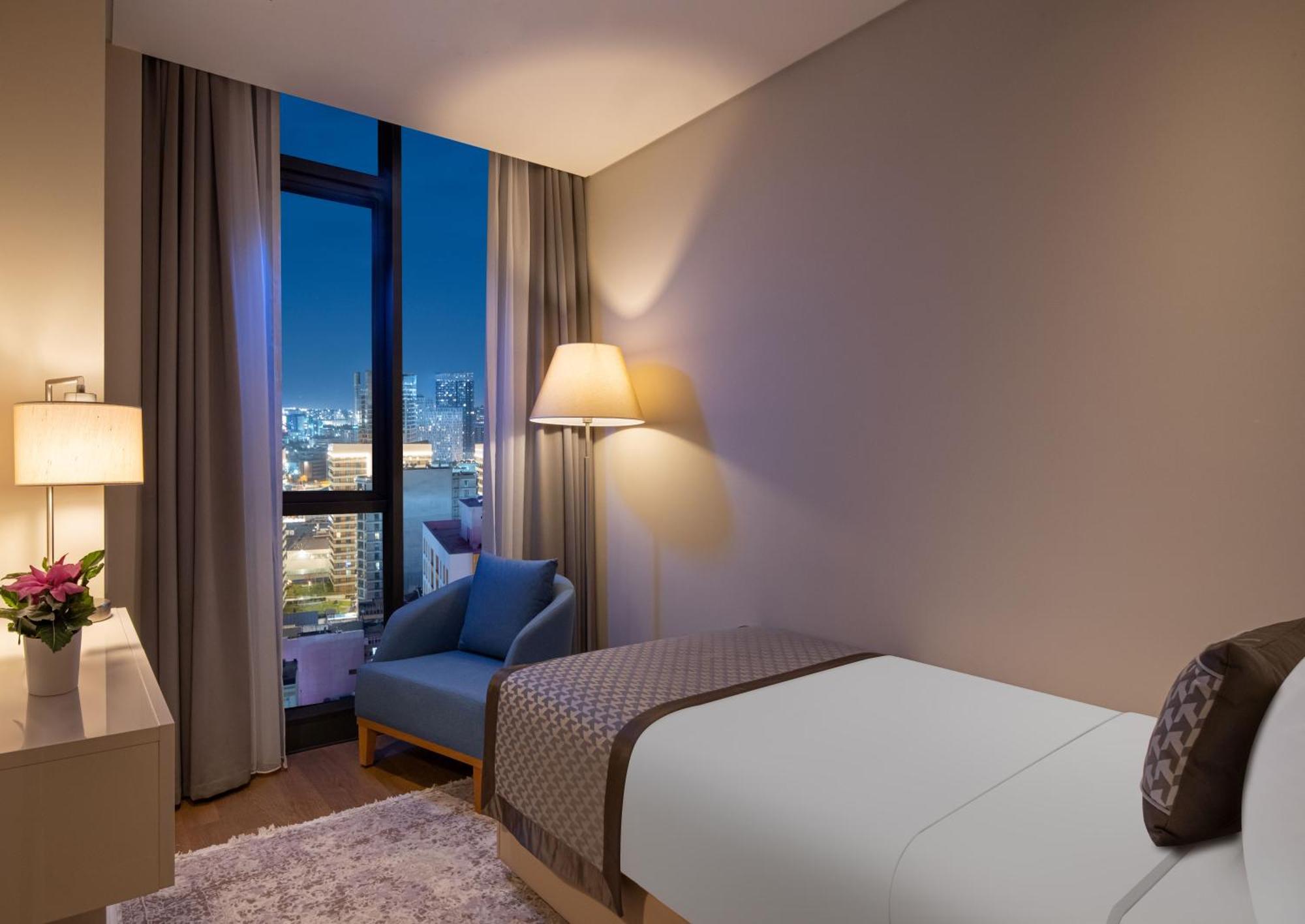 ホテル Movenpick Living Istanbul West エクステリア 写真