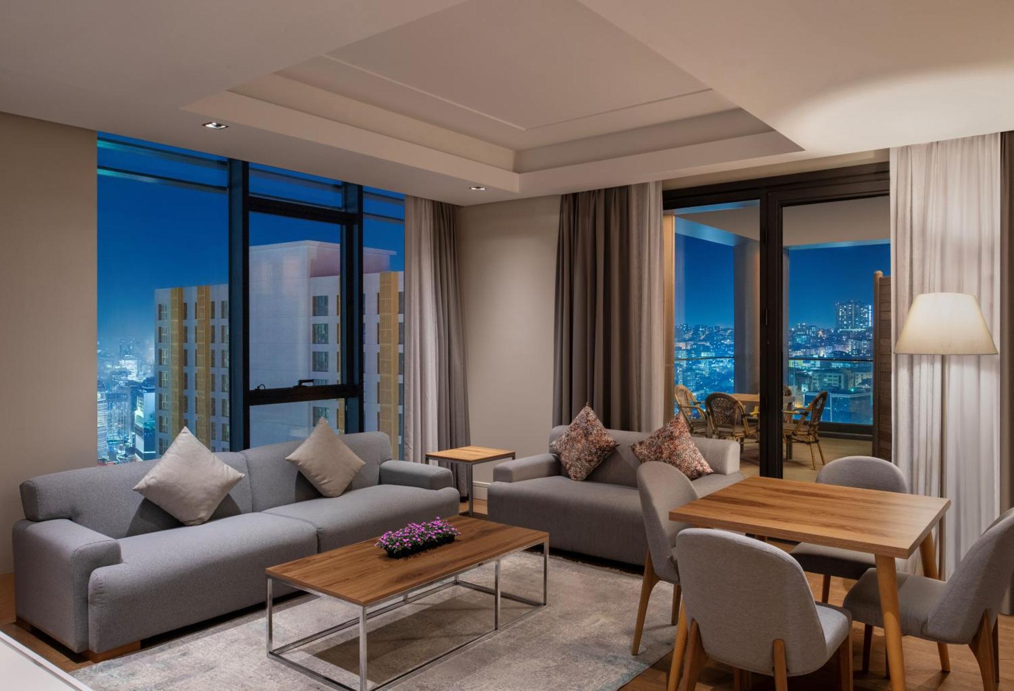 ホテル Movenpick Living Istanbul West エクステリア 写真