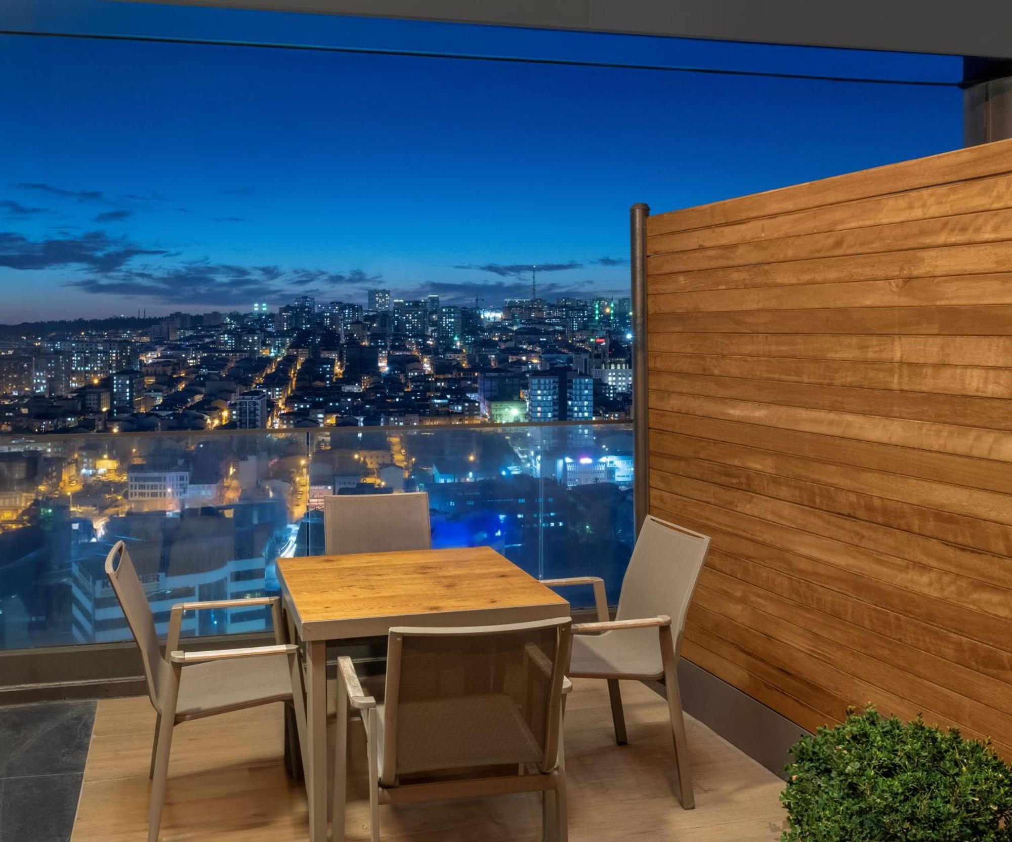 ホテル Movenpick Living Istanbul West エクステリア 写真