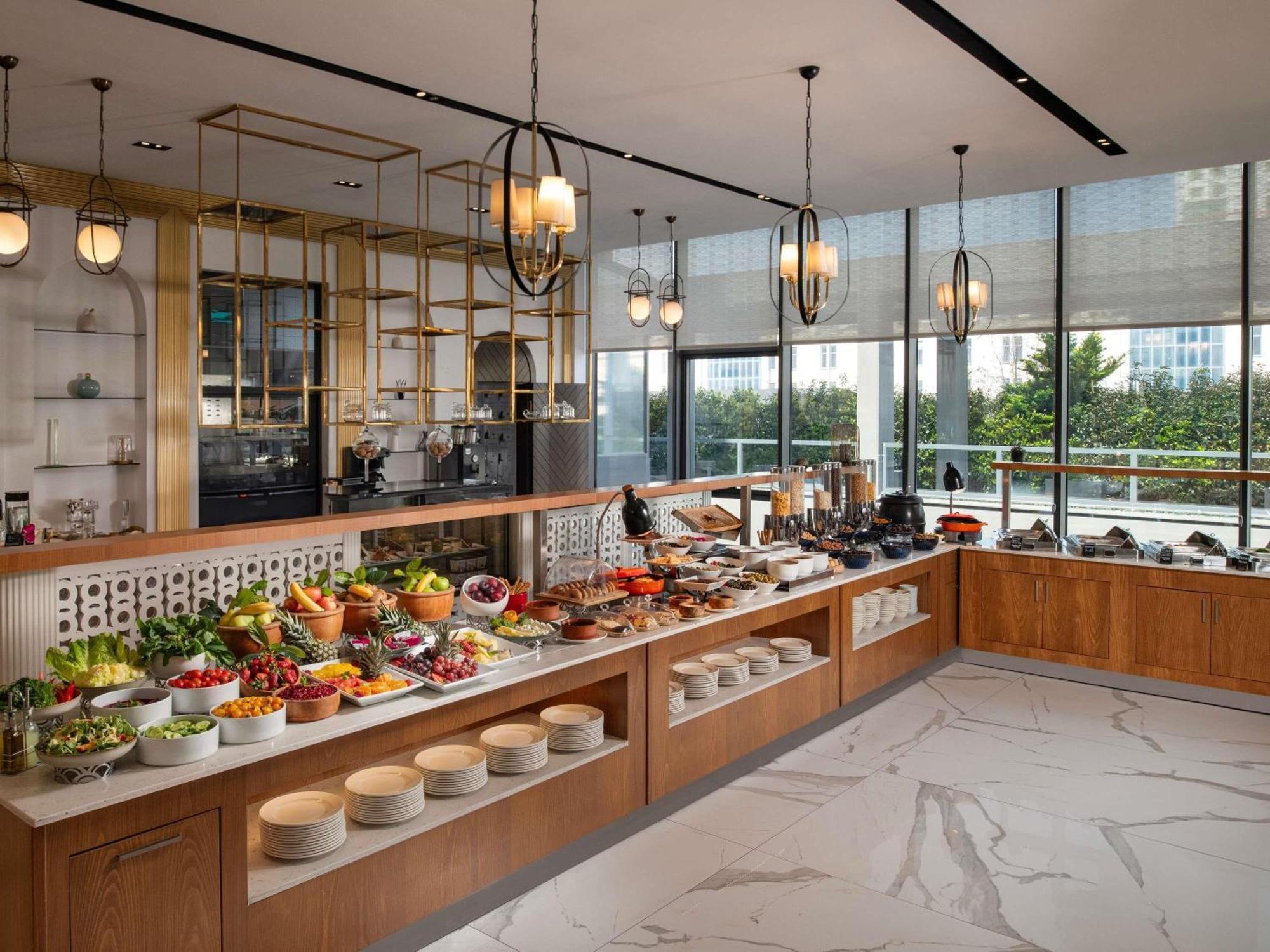 ホテル Movenpick Living Istanbul West エクステリア 写真