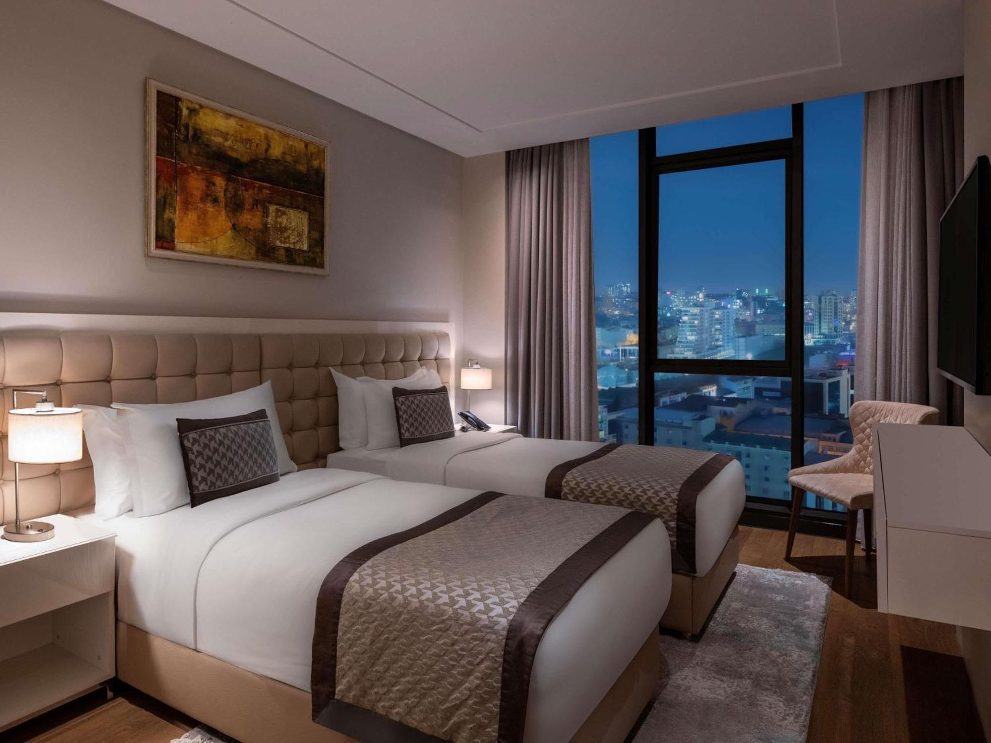 ホテル Movenpick Living Istanbul West エクステリア 写真