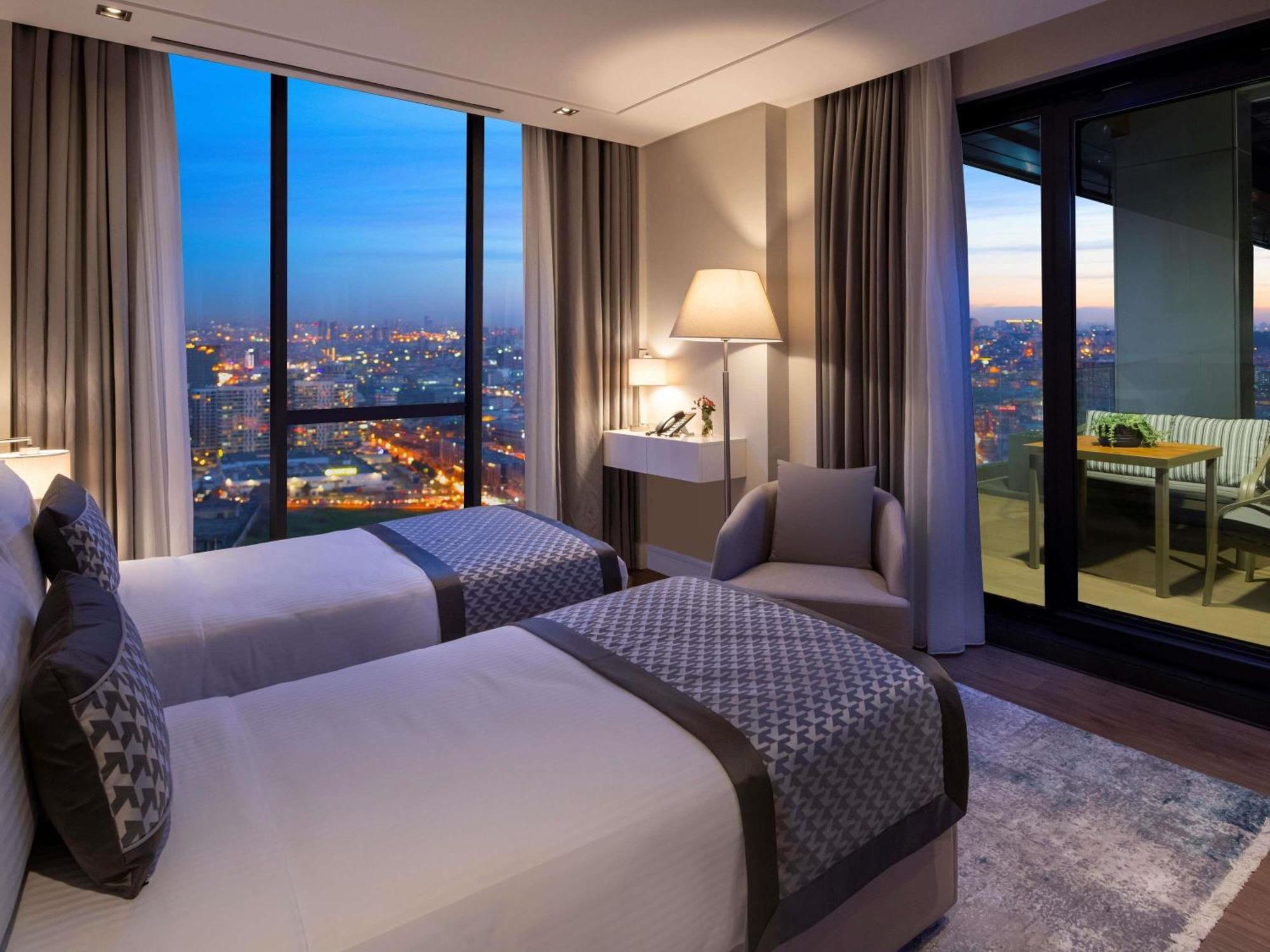 ホテル Movenpick Living Istanbul West エクステリア 写真