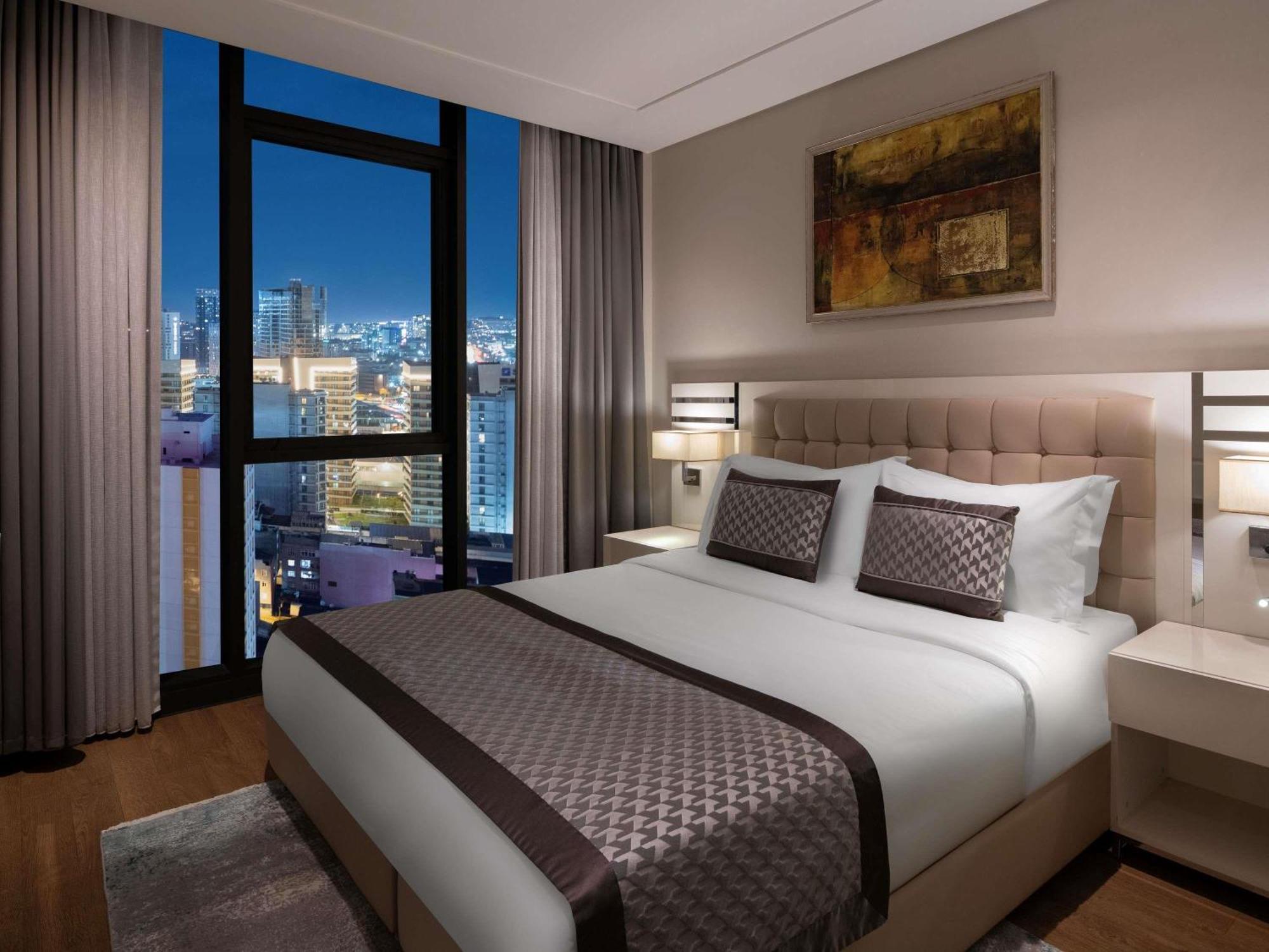 ホテル Movenpick Living Istanbul West エクステリア 写真