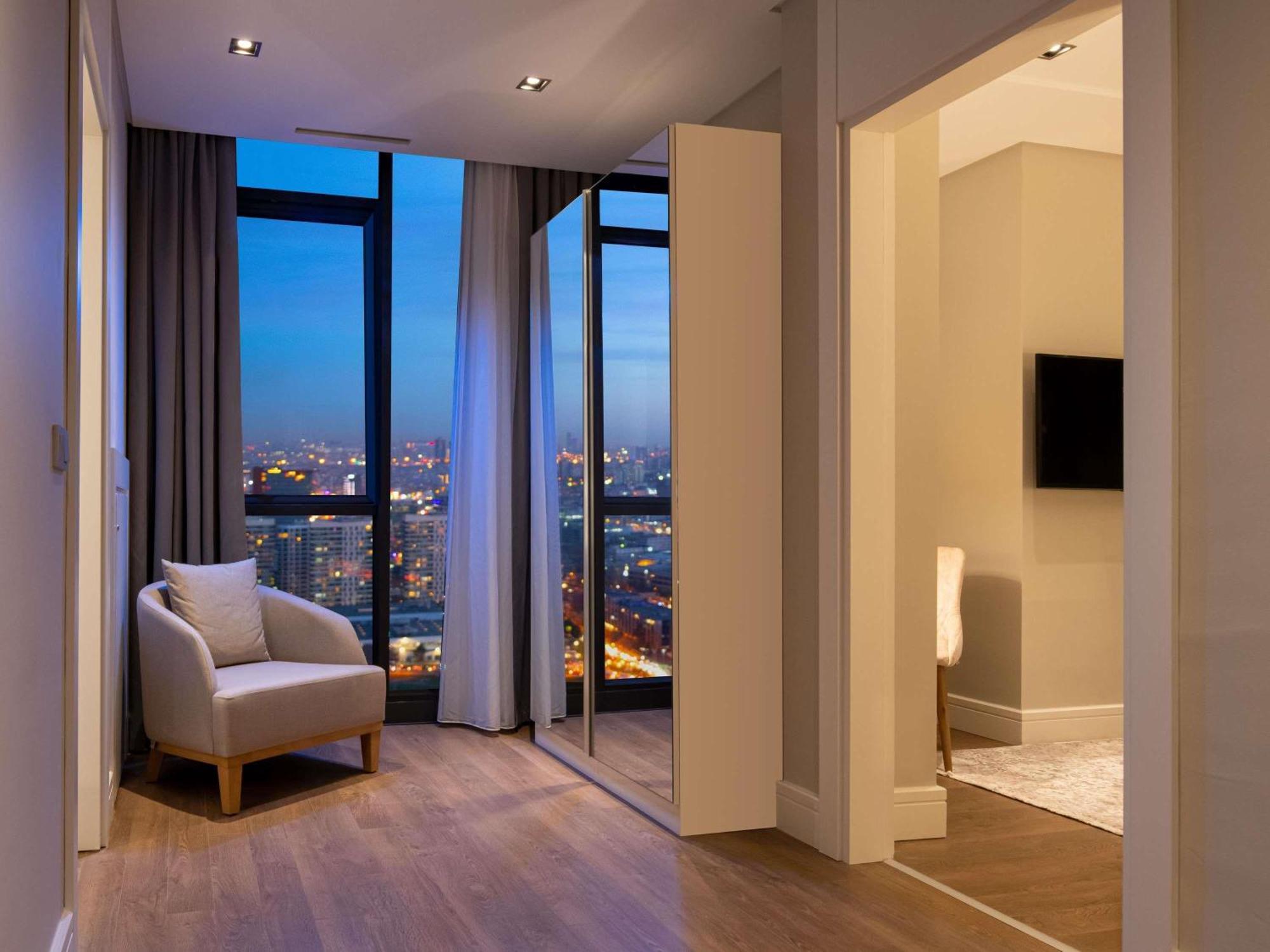 ホテル Movenpick Living Istanbul West エクステリア 写真